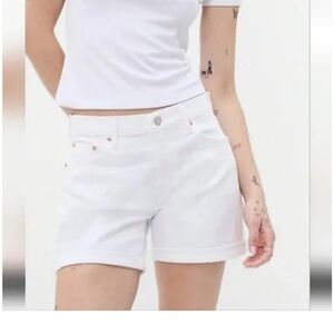 GAP Women's 5” Girlfriend Mid Rise White Jean Shorts size 28 (6R)